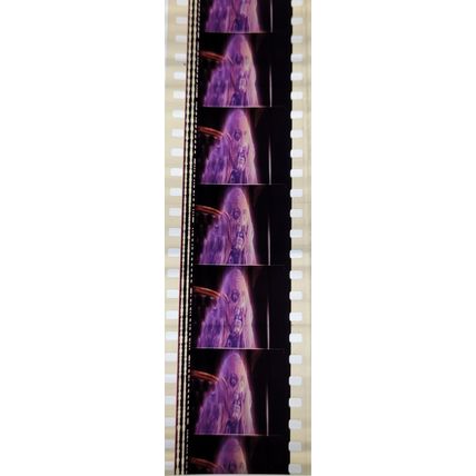 Pk DAU - B - MIX - e 0114J .- 1 STRIP OF 5 - 35MM FILM CELLS. (THE FRIGHTENERS )