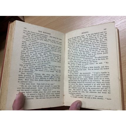 c1920s AMY LE FEUVRE "HER KINGDOM" FICTION ANTIQUE HARDBACK BOOK (P4)