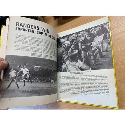1972 "FOOTBALL CHAMPIONS" VINTAGE SOCCER ANNUAL HARDBACK BOOK (P3)
