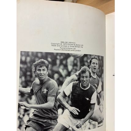 1972 "FOOTBALL CHAMPIONS" VINTAGE SOCCER ANNUAL HARDBACK BOOK (P3)