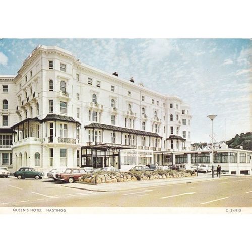 Queen's Hotel Hastings Sussex Postcard (SX71904)