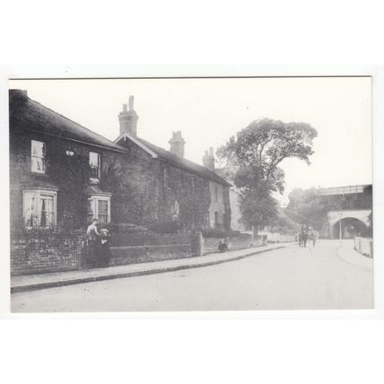 World's End Burgess Hill Reproduction Postcard West Sussex