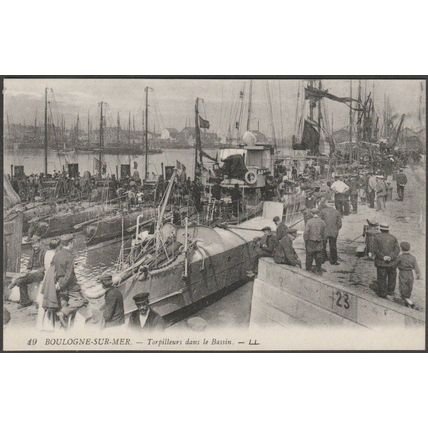 Torpilleurs dans le Bassin, Boulogne-sur-Mer, c.1910s - Lévy CPA LL19