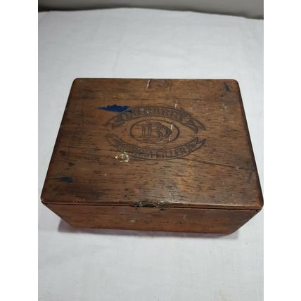 Vintage Du Barry Victoria Cigar Box