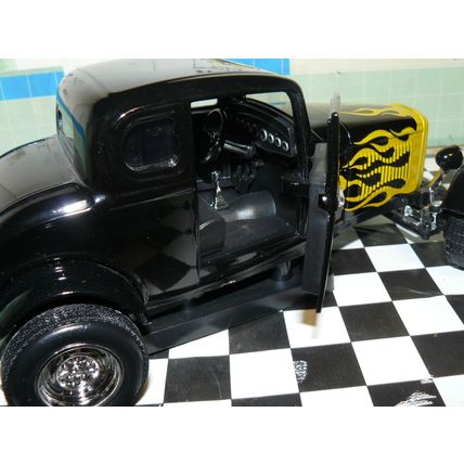 1/18 (IBWB ) 1932 Ford highboy , no box