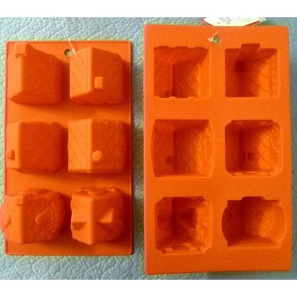 "SET SILICONE HOUSE & TRAIN CUP CAKE MUFFIN PAN ICE MOLD engine caboose boxcar"