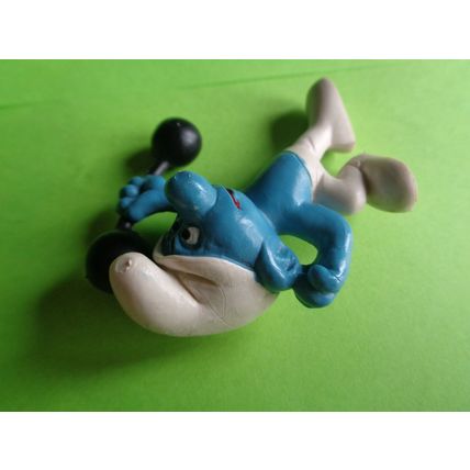 Weightlifter smurf with dumb bell and no top
