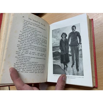 1920s ANGELA BRAZIL THE SCHOOL BY THE SEA FICTION ILLUSTRATED HARDBACK BOOK (P3)