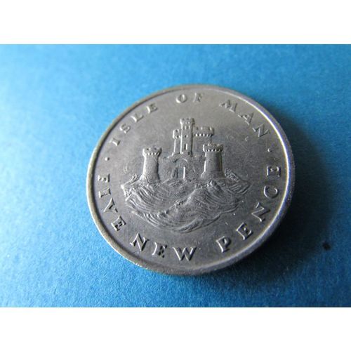 1975 QUEEN ELIZABETH II ISLE OF MAN FIVE NEW PENCE - COIN - 2 FREE POST. AAB