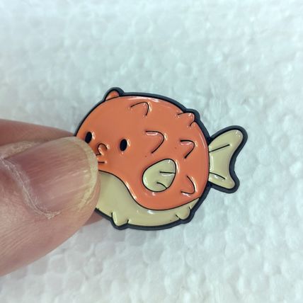 Cute Puffer Fish Enamel Pin Badge Gift Collectable 2.3 cm x 2.9 cm Lapel BA146