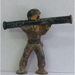 VINTAGE Barclay's ' SOLDIER with Bazooka ' ( 1940s )