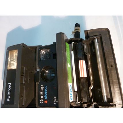 Vintage Polaroid One Step Close Up 600 Film Camera w Strap WORKS*