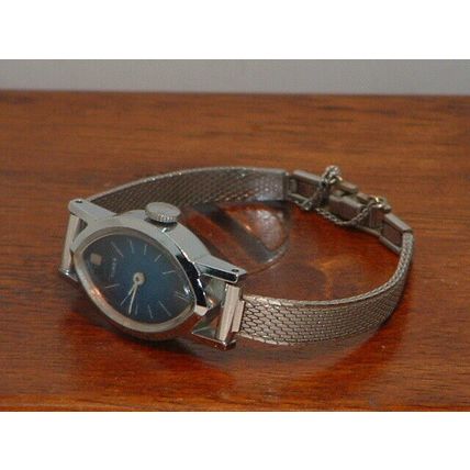 Pre-Owned Vintage Women’s Timex Hand Wind Dress Watch