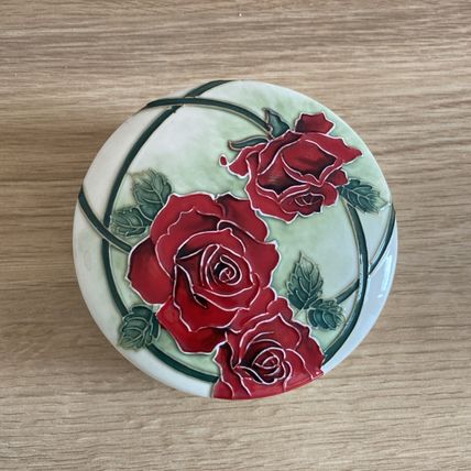 Hand painted old tupton ware chinese porcelain bowl with lid