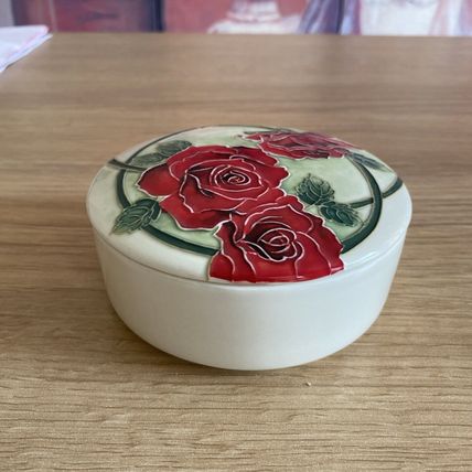 Hand painted old tupton ware chinese porcelain bowl with lid