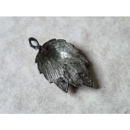 Double Leaf Pendant in Aged Silver Tone Metal, Vintage Botanical Jewelry