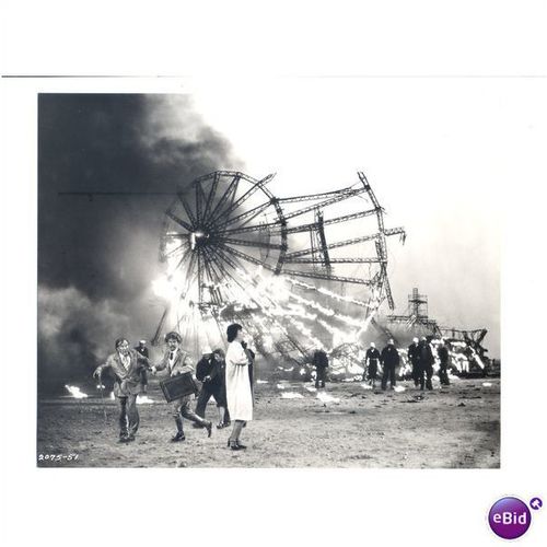 ANNE BANCROFT & BURGESS MEREDITH "The Hindenburg" Press Still 2075-51
