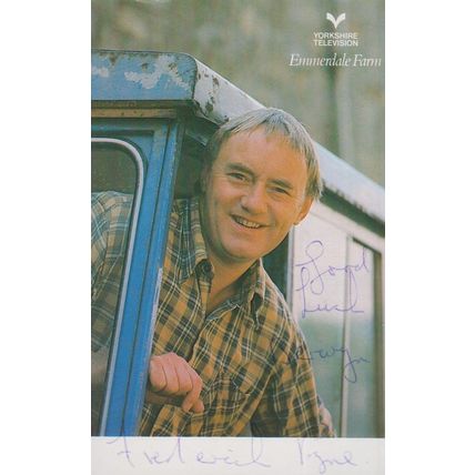 Freddie Jones Sandy Thomas Emmerdale Farm Vintage Hand Signed Cast Card Photo