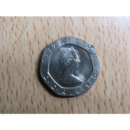 GB 1982 Elizabeth II 20p Coin High Grade AU