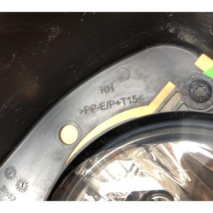 Land Rover LR057400 LR2 Right RH Passenger OEM Fog Light Lamp + Housing