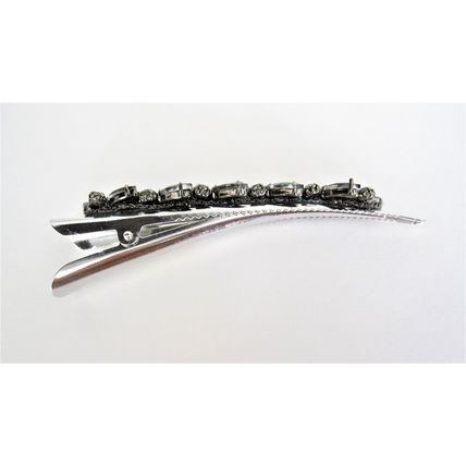 Silver alligator hair claw clip with clusters of gray crystals