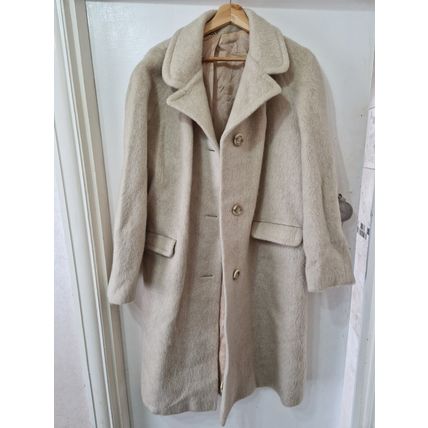 VINTAGE LADIES CREAM COAT