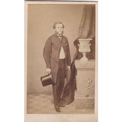 VICT. CDV PHOTO -SMART MAN, TOP HAT.PLANTER BY LONDON SCHOOL OF PHOTOGRAPHY
