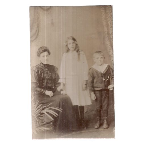FAMILY picture Edwardian antique photograph postcard =
