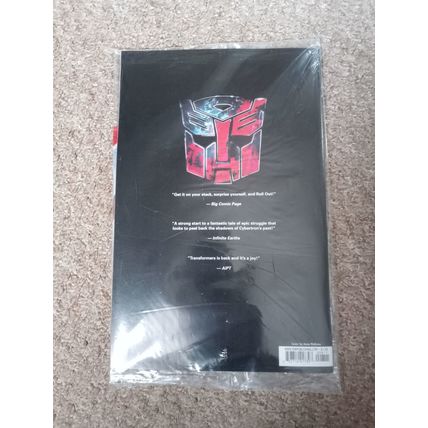 TRANSFORMERS # 8 (2019) IDW (NM Condition) POLYBAGGED WITH CARDS (CVR A)