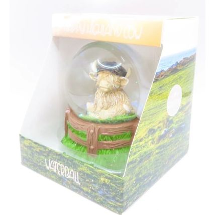 Highland Cow Snow Globe Glitter Wearing a Beret 9 CM Gift Home Deor