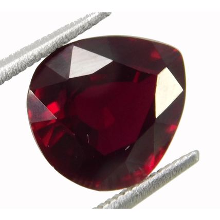 Natural Luxurious Red Rhodolite Garnet 6.80 Ct Pear Cut Gemstone