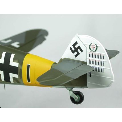 BF 109G-6 LUFTWAFFE III.JG 11 ANTON HACKL OLDENBURG 1944 - CORGI US34907 1/32