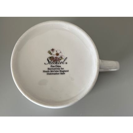 STECHCOL HEATH MCCABE CHINA MUG - WHITE FLOWER AND BEES