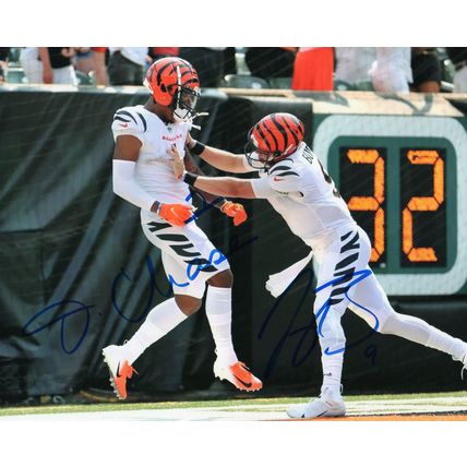 Autographed Joe Burrow & Ja'Marr Chase 8 x 10 Photo Signed