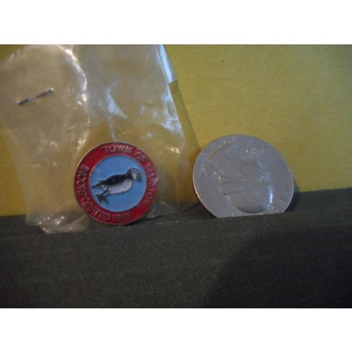 Town of Elliston,Newfoundland,Canada,Puffin,Coll  ector Lapel Pin,Provincial Bird