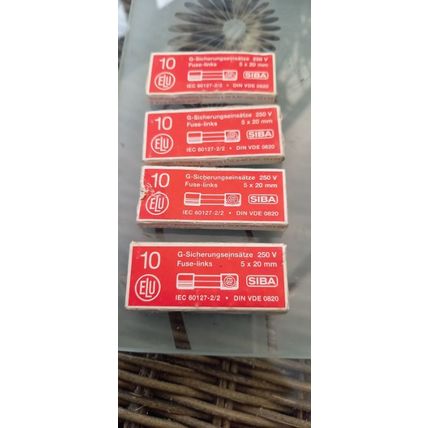 20mm x 5mm 5amp Glass fuses quick acting (4 boxes of 10).