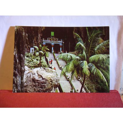 MARAGUN TEMPLE, BATU CAVES, KUALA LUMPUR, MALAYSIA unused postcard #