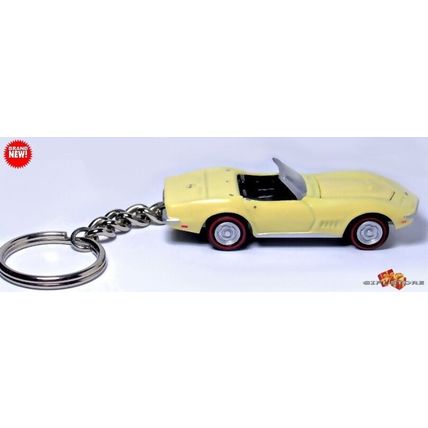 RARE KEYCHAIN VANILLA 68~69 CHEVY CORVETTE C3 CONVERTIBLE GREAT GIFT