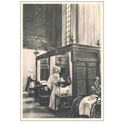 21 - BEAUNE - HOTEL-DIEU - Salle Saint-Hugues - Détails d'un lit