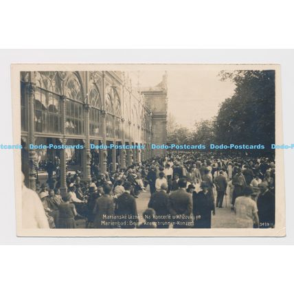C014025 Marienbad. Beim Kreuzbrunnen Konzert