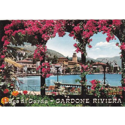 Lago Garda Gardone Riviera Italy Postcard unused VGC