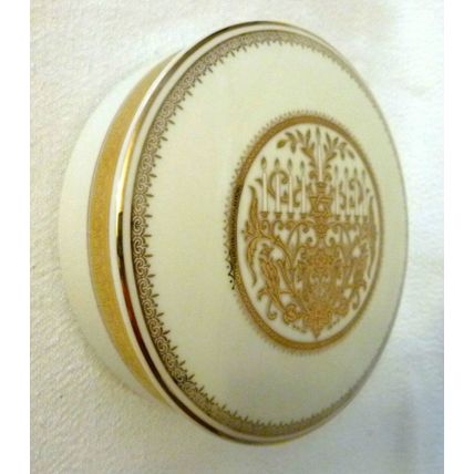 MIKASA MENORAH FESTIVAL OF LIGHTS HANUKAH CHINA & GOLD ROUND TRINKET BOX NOS