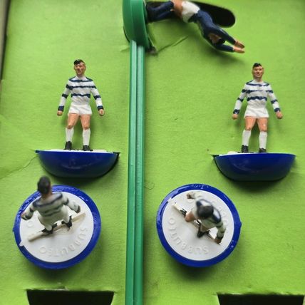 Subbuteo HW TEAM QPR COMPLETE SET NUMBER 11 READING MORTON QPR