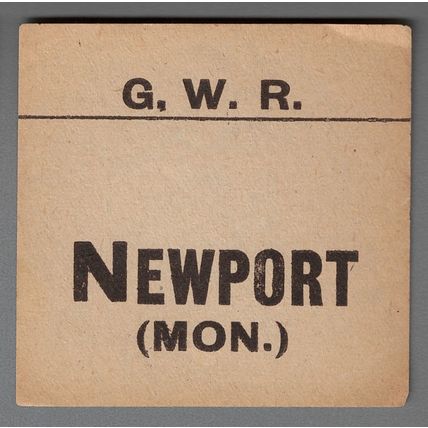GREAT WESTERN RAILWAY LUGGAGE LABEL - NEWPORT (MON) (Caps)