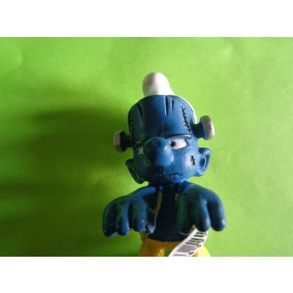 Frankenstein Smurf with label