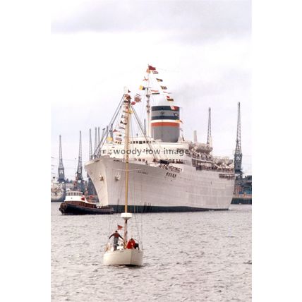 SQ0962 - Safmarine Liner - S A Oranje , built 1948 ex Pretoria Castle -photo 6x4
