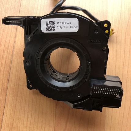 2008 2009 2010 Land Rover LR2 LR010681 Steering Column Clock Spring OEM
