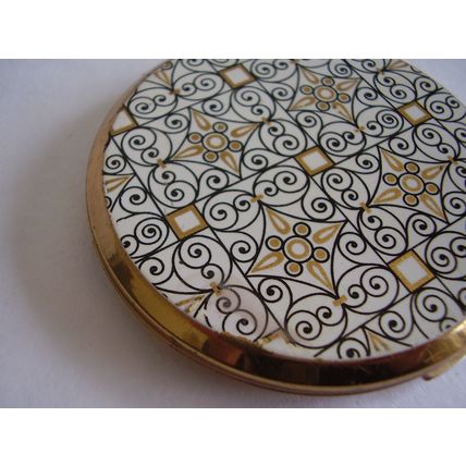 Vintage Stratton Geometric Cream Powder Compact 1970 Pattern