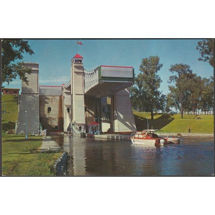 Hydraulic Lift Lock, Peterborough, Ontario, c.1960s - Parks' Postcard