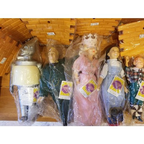 'PRESENTS'.... 1988...WIZARD OF OZ DOLLS SET...WITH YELLOWS BRICK ROAD! 10 DOLLS